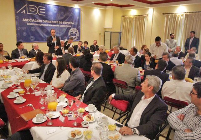 La Ciudad de Santa Fe estrecha vínculos comerciales con el estado de California
