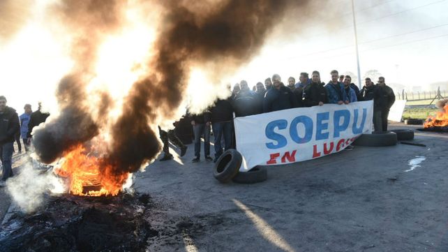 Uno de los piquetes en la ruta 11