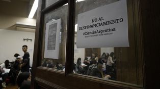 Los docentes de la UNR consideran que las denuncias anónimas forman parte de una estrategia gubernamental para desfinanciar las universidades.&nbsp;