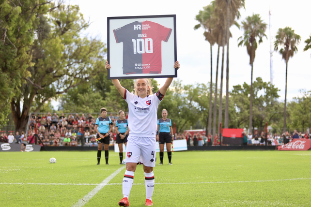 María Victoria Vives es una de las referentes de Newells y ya cuenta con más de 100 partidos en primera.
