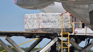 Vacuna rusa: llegó el vuelo de Aerolíneas con la segunda dosis de la Sputnik V