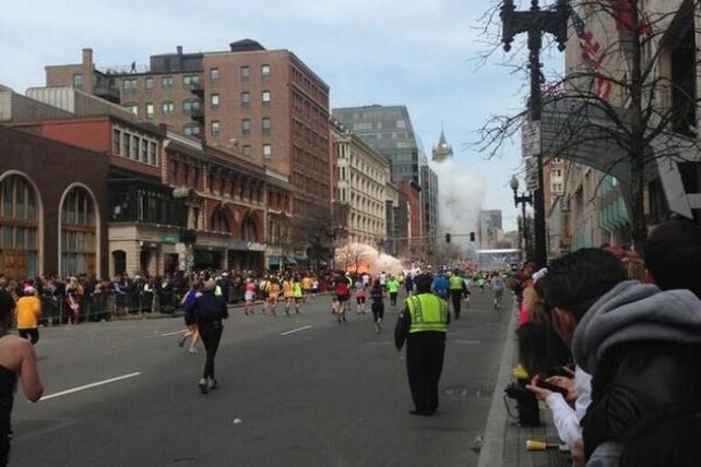 Son tres los muertos en Boston y confirman una tercera explosión