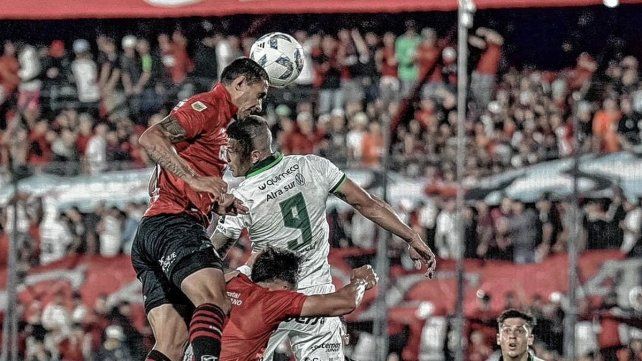 Sarmiento le ganó como visitante a Newells y complicó a Unión y a Colón.