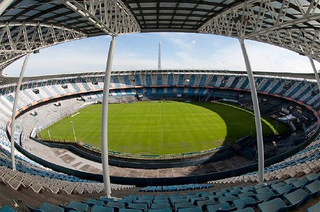Racing alquilará la cancha para casamientos y cumples de 15