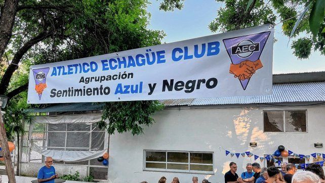 Sentimiento Azul y Negro: Queremos reorganizar la historia.