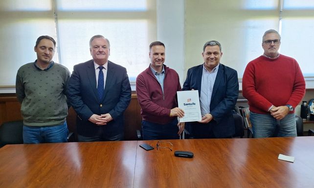 La Provincia invertirá más de 60 millones en obras hídricas para la Comuna de Arrufó La Provincia invertirá más de 60 millones en obras hídricas para la Comuna de Arrufó