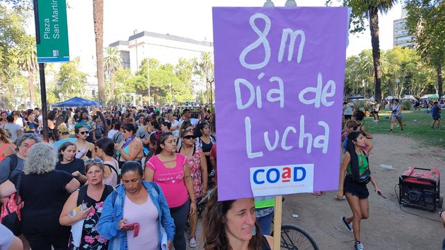 8M: Rosario marchó en otro día de lucha por la igualdad género