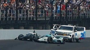 Un choque le impidió, a poco del final, completar el recorrido a Agustín Canapino en las 500 Millas de Indianápolis.