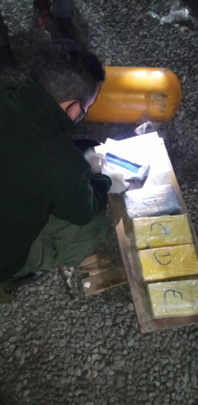Parte de la droga hallada en Córdoba estaba en el tubo de GNC de un auto