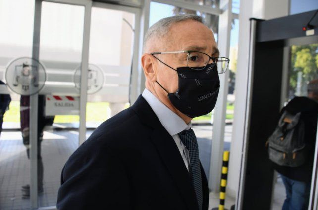 El ex ministro Marcelo Sain disparó con munición gruesa contra sectores de la policía y la política provincial.