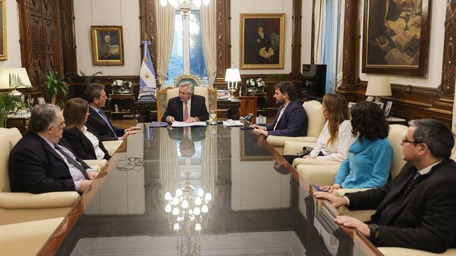 Fernández promulgó el Alivio Fiscal para monotributistas