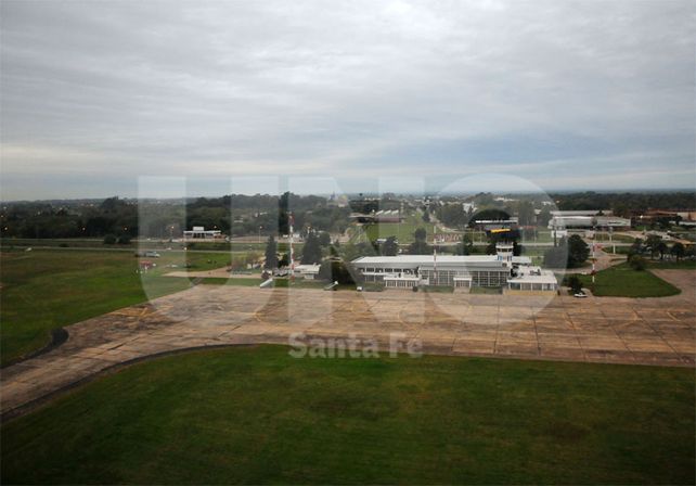 Aeropuerto. Se buscará consenso para llevar el pedido de conectividad y obras a Buenos Aires / Foto: Juan Manuel Baialardo - Uno Santa Fe