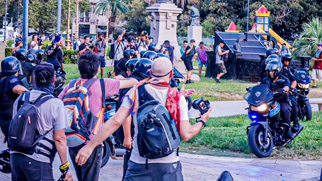 Organizaciones sociales marcharán este viernes desde Plaza 1 de Mayo hasta plaza Mansilla en Paraná contra la Ley Ómnibus y en repudio a la represión