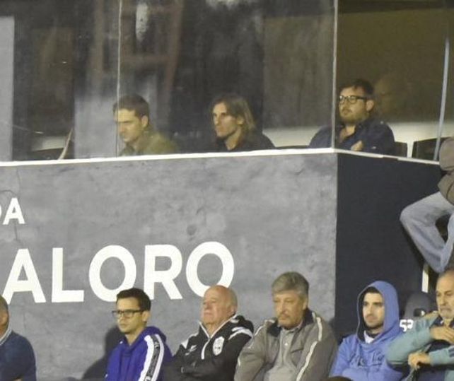 Beccacece se dio una vuelta por el bosque para ver a Newells