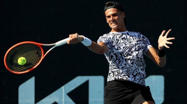El rosarino Coria debió dejar la competencia tras 56 minutos de juego por una lesión.