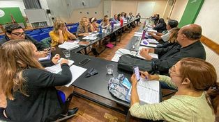 La provincia avanza en la mesa de diálogo con los gremios docentes