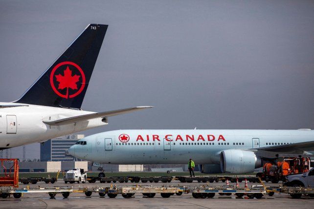 Fue piloto en Air Canada en 900 vuelos durante 17 años, pero con una licencia falsa