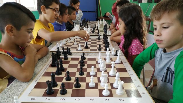 El ajedrez, el juego y un espacio para aprender a mirarse a los ojos