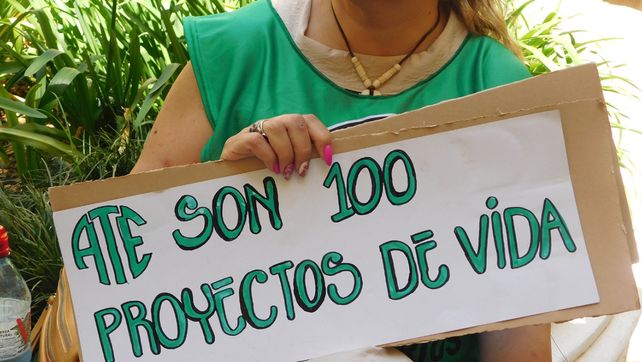 ATE marchó por los pasillos de Casa de Gobierno e hizo una asamblea por la caída de más 100 contratos y desmantelamiento del RUV y otras áreas sensibles