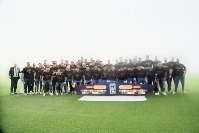 Los jugadores de Central antes del inicio del partido.&nbsp;