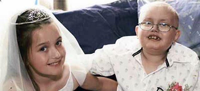 Un ni&ntilde;o con leucemia se cas&oacute; con su gran amor un d&iacute;a antes de morir