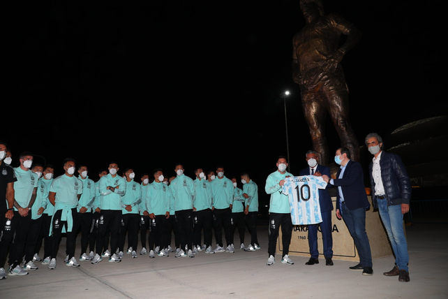 Messi encabezó el homenaje a Maradona en Santiago del Estero