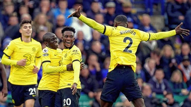 Chelsea goleó a Leicester y nadie lo baja de la cima en la Premier League.