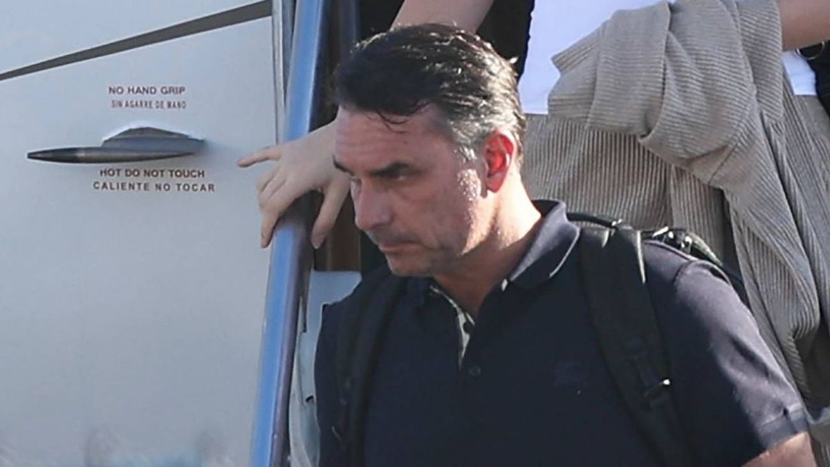 Flávio Bolsonaro borró la carta en la que se proclamaba "presidente electo" y ahora dice ser "líder"