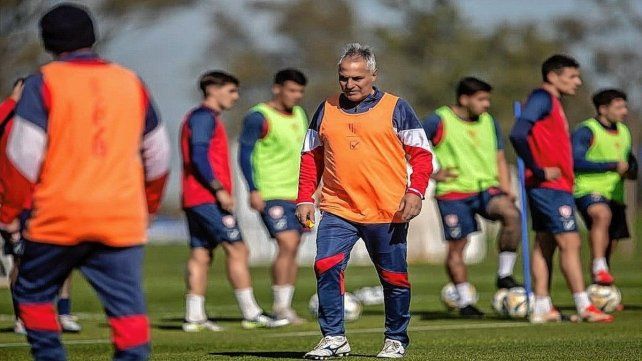 El bosquejo de Madelón en Unión para intentar festejar en el Diego Maradona El bosquejo de Madelón en Unión para intentar festejar en el Diego Maradona