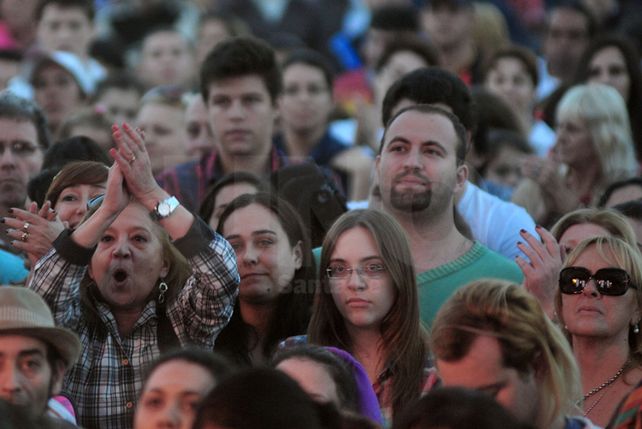 El Parque de la Constitución se inauguró al ritmo de la Sole