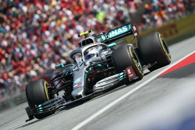Mostró los dientes. Bottas fue el más rápido que su compañero
