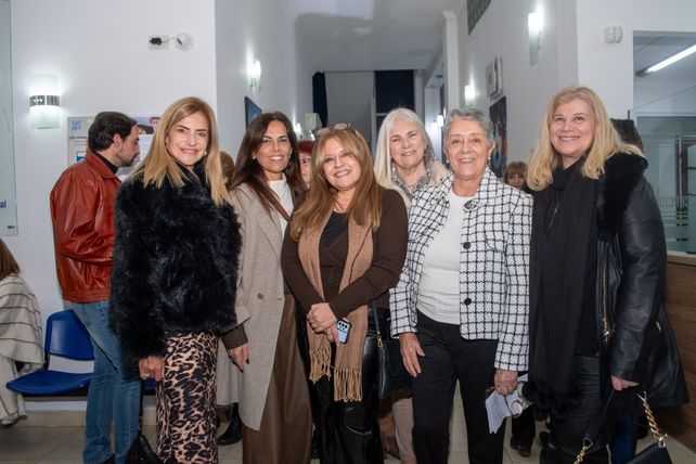 María José Gindre, Fabiana Ledesma, Ale Galloso, Patricia García y Marisa Sacco