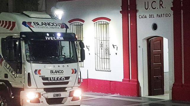 La maniobra indebida frente a la UCR fue este domingo a la noche. La ocupación no autorizada del espacio público puso en riesgo la integridad de transeúntes