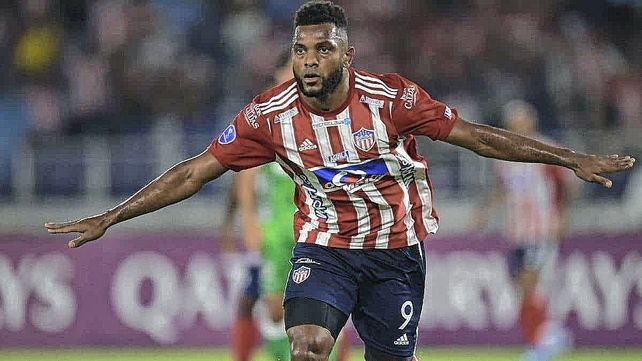 Miguel Borja llegará hoy para firmar con River.