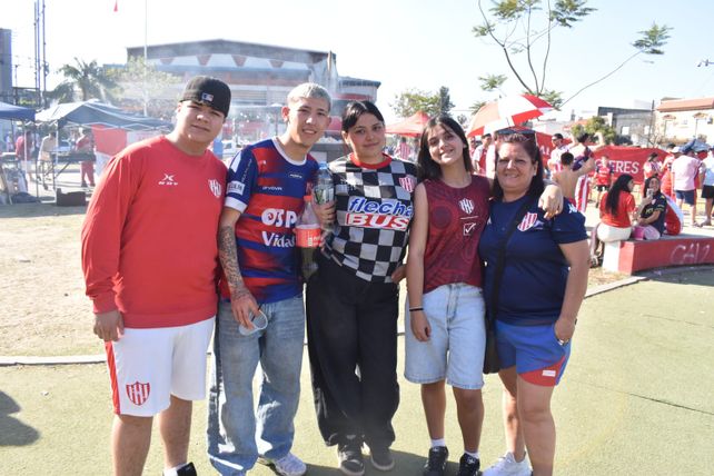 Unión-Independiente: el 15 de Abril vivió otra tarde de fútbol a pleno