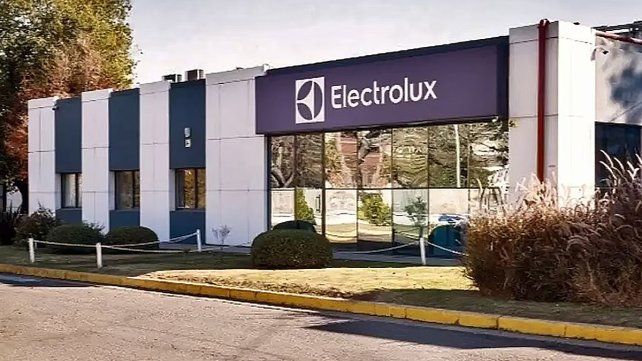 Electrolux suspende a 400 trabajadores y Mabe deja de producir en Córdoba