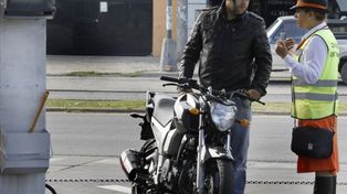 Venta de motos: pedirán que en lugar de uno, se venda con dos cascos por seguridad