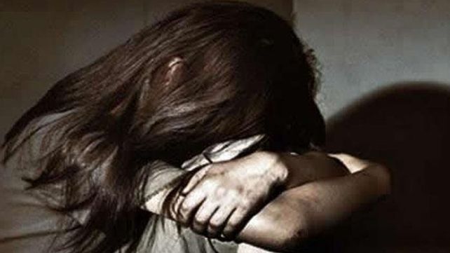 Nena de 11 años quiso asfixiar a sus hermanos con una almohada