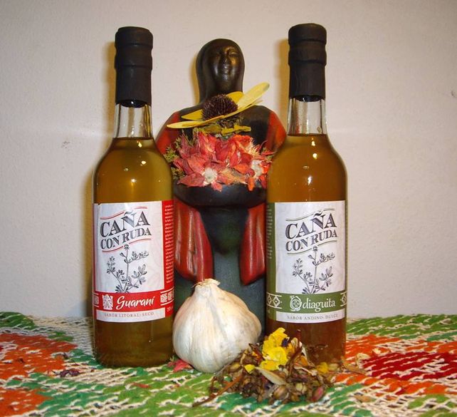 A tomar la caña con ruda para homenajear a la Pachamama y ahuyentar lo malo