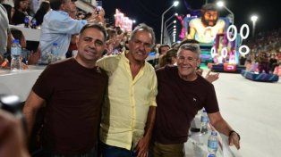 Scioli estuvo en la sexta noche del Carnaval de Gualeguaychú