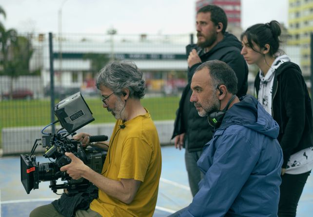 "Hoy solamente podemos hacer películas para las plataformas y eso es porque no hay un apoyo realmente estatal", dijo Caetano que estrenará su cuarto trabajo para Netflix.