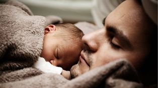 Día del Padre: en Argentina, las licencias por paternidad están entre las más cortas del mundo