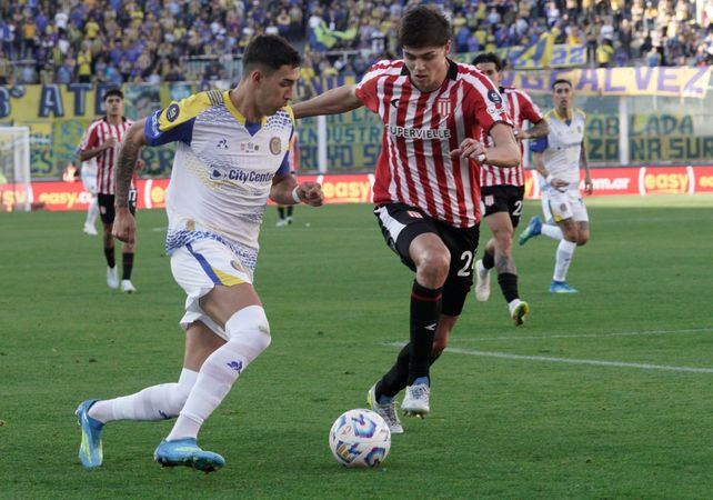 La caída ante Estudiantes por Copa Argentina alteró los ánimos en Central y los hinchas apuntaron contra el técnico.