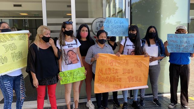 Familiares de María del Rosario Vera en el Centro de Justicia Penal. Piden máximas penas para los tres acusados.&nbsp;