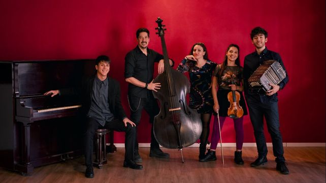 La Milonga Universal nació en 2023 con el deseo de revivir el tango tradicional de 1940.