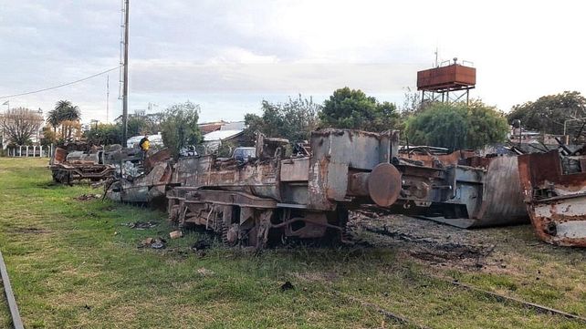 Paraná: los vagones del ferrocarril, reducidos a pedazos
