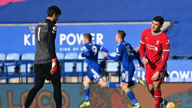 Liverpool cosechó su tercera derrota consecutiva al caer frente al Leicester por 3-1.
