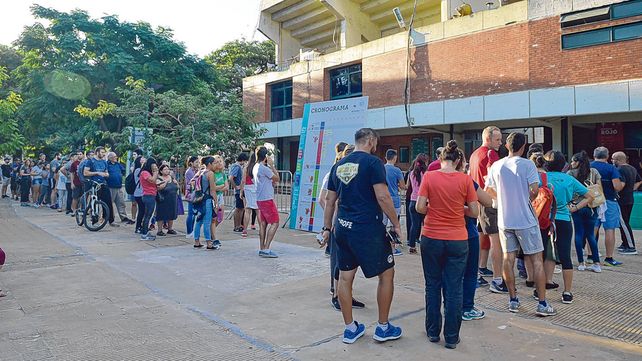 En el Hipódromo. Ayer el público comenzó a esperar desde las 16