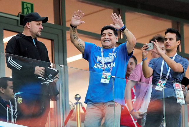Diego Maradona se enojó con el periodismo  y se postuló para la selección argentina