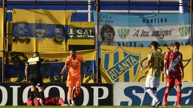 Atlanta visita a Maipú con la meta de ganar para escaparse en la cima del grupo A